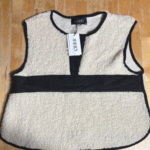 NWT Cider Women's Black and White Sherpa Vest